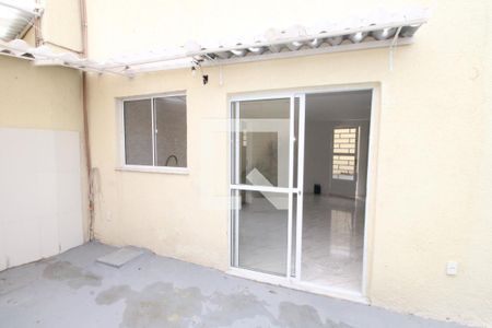 Casa à venda com 119m², 2 quartos e 1 vagaÁrea externa