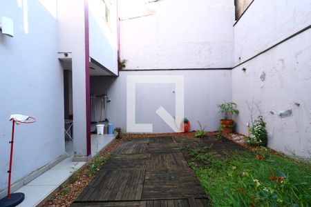 Casa para alugar com 357m², 3 quartos e 7 vagasQuintal - Fundos