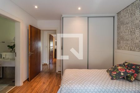 Casa de condomínio à venda com 300m², 4 quartos e 4 vagas Casa de condomínio à venda com 300m², 4 quartos e 4 vagasSuíte 2