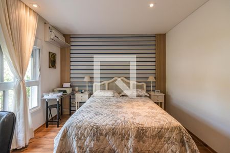 Casa de condomínio à venda com 300m², 4 quartos e 4 vagas Casa de condomínio à venda com 300m², 4 quartos e 4 vagasSuíte 1