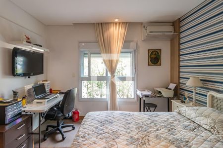 Casa de condomínio à venda com 300m², 4 quartos e 4 vagas Casa de condomínio à venda com 300m², 4 quartos e 4 vagasSuíte 1