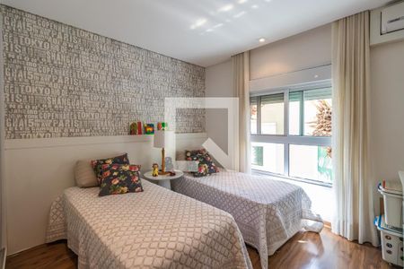 Casa de condomínio à venda com 300m², 4 quartos e 4 vagas Casa de condomínio à venda com 300m², 4 quartos e 4 vagasSuíte 2