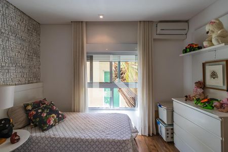 Casa de condomínio à venda com 300m², 4 quartos e 4 vagas Casa de condomínio à venda com 300m², 4 quartos e 4 vagasSuíte 2