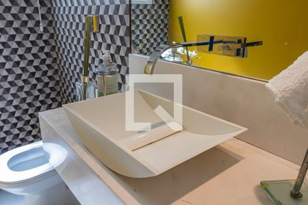 Casa de condomínio à venda com 300m², 4 quartos e 4 vagas Casa de condomínio à venda com 300m², 4 quartos e 4 vagasLavabo