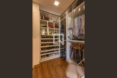 Casa de condomínio à venda com 300m², 4 quartos e 4 vagas