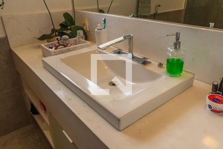 Casa de condomínio à venda com 300m², 4 quartos e 4 vagas Casa de condomínio à venda com 300m², 4 quartos e 4 vagasBanheiro da Suíte 3