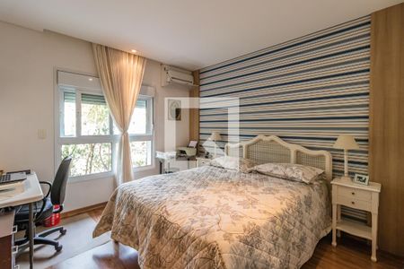 Casa de condomínio à venda com 300m², 4 quartos e 4 vagas Casa de condomínio à venda com 300m², 4 quartos e 4 vagasSuíte 1