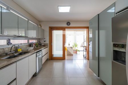 Casa de condomínio à venda com 300m², 4 quartos e 4 vagas Casa de condomínio à venda com 300m², 4 quartos e 4 vagasCozinha