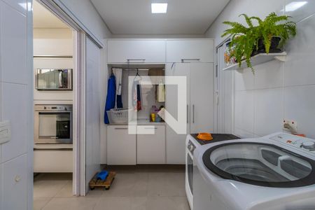 Casa de condomínio à venda com 300m², 4 quartos e 4 vagas Casa de condomínio à venda com 300m², 4 quartos e 4 vagasÁrea de Serviço