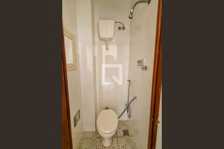 Apartamento à venda com 75m², 2 quartos e sem vaga Apartamento à venda com 75m², 2 quartos e sem vagaBanheiro de serviço