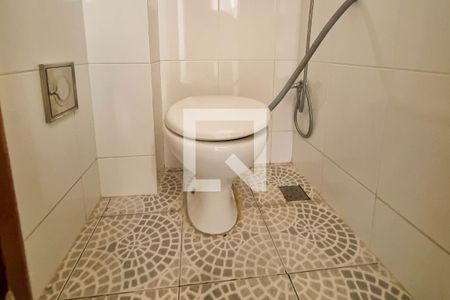 Apartamento à venda com 75m², 2 quartos e sem vaga Apartamento à venda com 75m², 2 quartos e sem vagaBanheiro de serviço