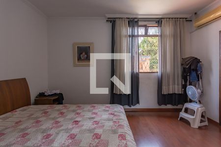 Casa à venda com 360m², 4 quartos e 2 vagasSuíte 1