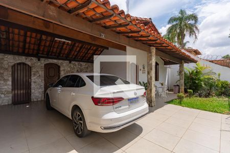Casa à venda com 360m², 4 quartos e 2 vagasEntrada - Garagem