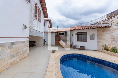 Casa à venda com 360m², 4 quartos e 2 vagasQuintal - Área Gourmet