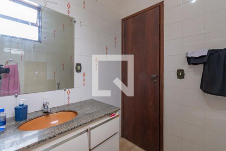 Casa à venda com 360m², 4 quartos e 2 vagasBanheiro suíte 1