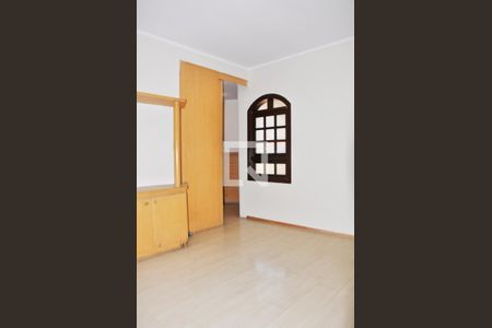 Casa para alugar com 220m², 3 quartos e 3 vagas Casa para alugar com 220m², 3 quartos e 3 vagasQuarto 03/lSuite