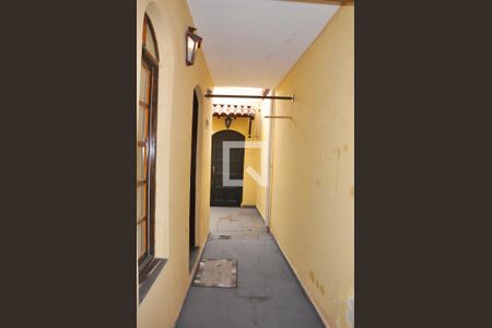 Casa para alugar com 220m², 3 quartos e 3 vagas Casa para alugar com 220m², 3 quartos e 3 vagasCorredor Externo