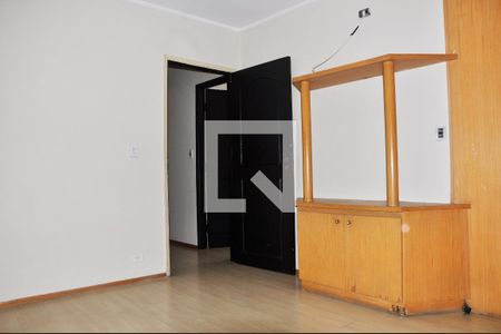 Casa para alugar com 220m², 3 quartos e 3 vagas Casa para alugar com 220m², 3 quartos e 3 vagasQuarto 03/lSuite