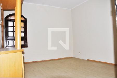 Casa para alugar com 220m², 3 quartos e 3 vagas Casa para alugar com 220m², 3 quartos e 3 vagasQuarto 03/lSuite