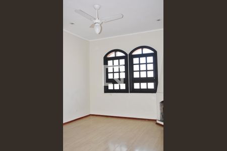 Casa para alugar com 220m², 3 quartos e 3 vagas Casa para alugar com 220m², 3 quartos e 3 vagasQuarto 01/lLaleira/Suite