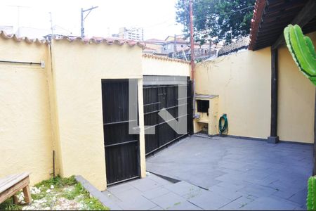 Casa para alugar com 220m², 3 quartos e 3 vagas Casa para alugar com 220m², 3 quartos e 3 vagasGaragem/Quintal