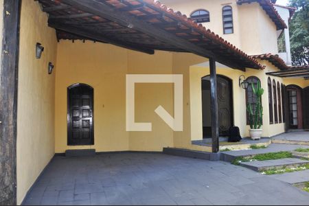 Casa para alugar com 220m², 3 quartos e 3 vagas Casa para alugar com 220m², 3 quartos e 3 vagasGaragem/Quintal