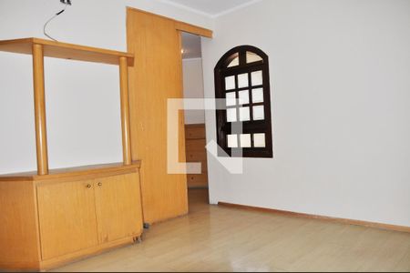 Casa para alugar com 220m², 3 quartos e 3 vagas Casa para alugar com 220m², 3 quartos e 3 vagasQuarto 03/lSuite