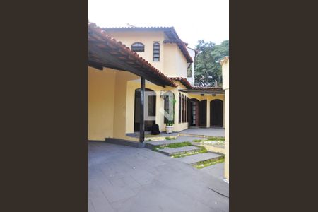 Casa para alugar com 220m², 3 quartos e 3 vagas Casa para alugar com 220m², 3 quartos e 3 vagasGaragem/Quintal