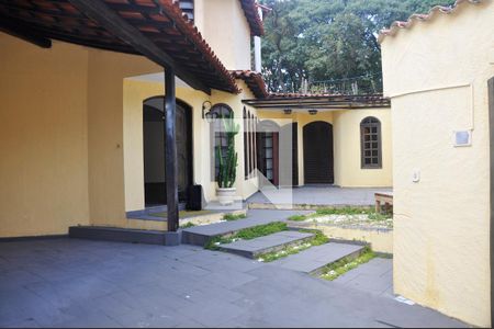Casa para alugar com 220m², 3 quartos e 3 vagas Casa para alugar com 220m², 3 quartos e 3 vagasGaragem/Quintal