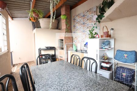 Casa à venda com 160m², 5 quartos e 1 vagaSalãozinho