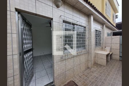 Casa à venda com 33m², 1 quarto e sem vaga Casa à venda com 33m², 1 quarto e sem vagaFachada