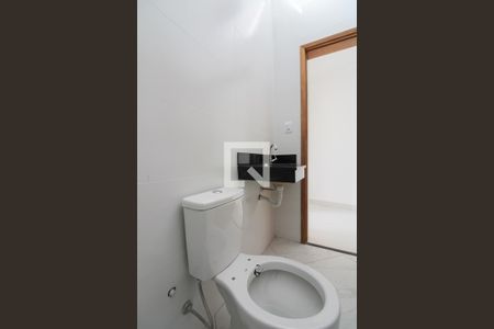 Casa à venda com 68m², 2 quartos e 1 vaga Casa à venda com 68m², 2 quartos e 1 vagaBanheiro Social