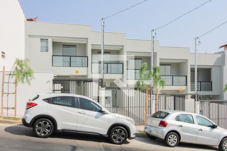Casa à venda com 68m², 2 quartos e 1 vaga Casa à venda com 68m², 2 quartos e 1 vagaFachada