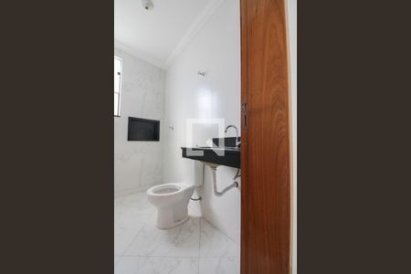 Casa à venda com 68m², 2 quartos e 1 vaga Casa à venda com 68m², 2 quartos e 1 vagaBanheiro da Suíte