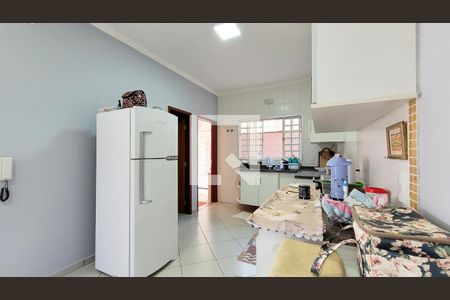 Casa à venda com 129m², 3 quartos e 3 vagas Casa à venda com 129m², 3 quartos e 3 vagasCozinha