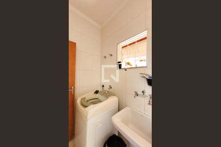 Casa à venda com 129m², 3 quartos e 3 vagas Casa à venda com 129m², 3 quartos e 3 vagasÁrea de Serviço