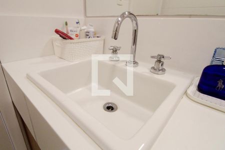 Apartamento à venda com 211m², 4 quartos e 2 vagas Apartamento à venda com 211m², 4 quartos e 2 vagasBanheiro Social