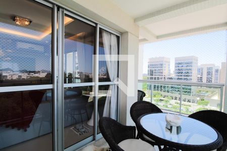 Apartamento à venda com 211m², 4 quartos e 2 vagas Apartamento à venda com 211m², 4 quartos e 2 vagasVaranda da Sala