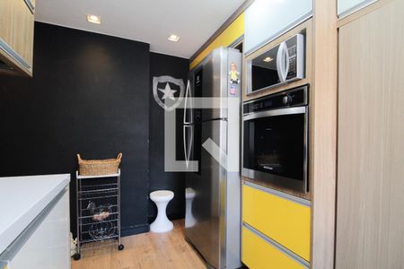 Apartamento à venda com 211m², 4 quartos e 2 vagas Apartamento à venda com 211m², 4 quartos e 2 vagasCozinha