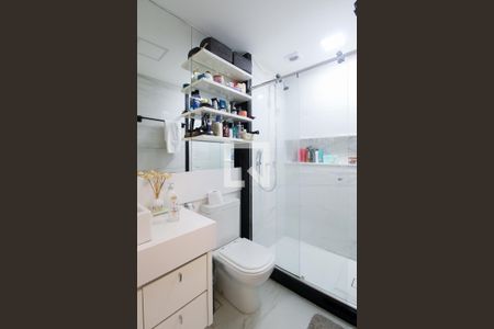 Apartamento à venda com 211m², 4 quartos e 2 vagas Apartamento à venda com 211m², 4 quartos e 2 vagasBanheiro da Suíte 2