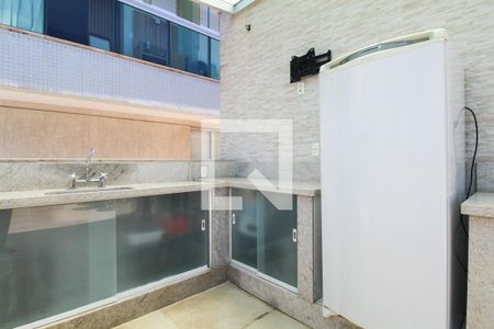 Apartamento à venda com 211m², 4 quartos e 2 vagas Apartamento à venda com 211m², 4 quartos e 2 vagasTerraço