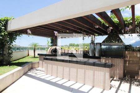 Apartamento à venda com 211m², 4 quartos e 2 vagas Apartamento à venda com 211m², 4 quartos e 2 vagasÁrea comum - Churrasqueira