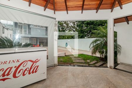 Casa à venda com 400m², 4 quartos e 4 vagas Casa à venda com 400m², 4 quartos e 4 vagasÁrea externa