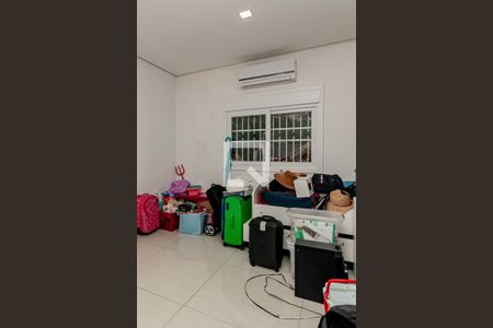Casa à venda com 400m², 4 quartos e 4 vagas Casa à venda com 400m², 4 quartos e 4 vagasQuarto 4