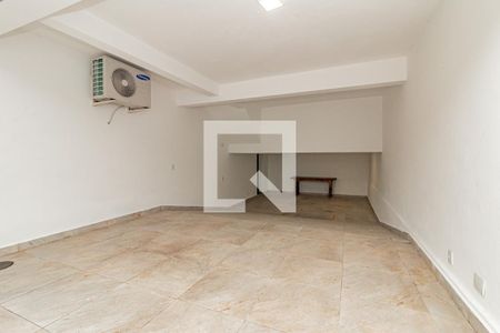 Casa à venda com 400m², 4 quartos e 4 vagas Casa à venda com 400m², 4 quartos e 4 vagasGaragem