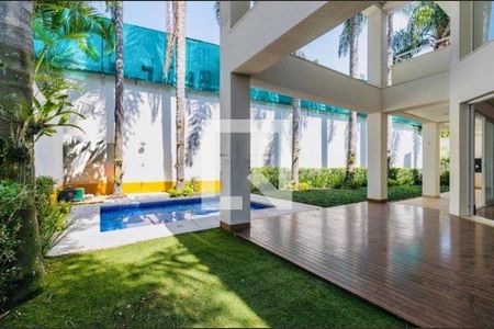Casa à venda com 958m², 4 quartos e 6 vagas