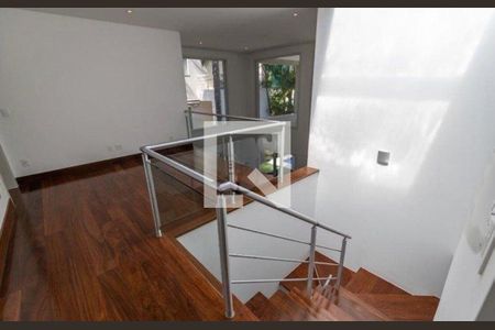 Casa à venda com 958m², 4 quartos e 6 vagas