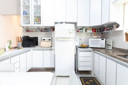 Casa à venda com 253m², 3 quartos e 7 vagas Casa à venda com 253m², 3 quartos e 7 vagasCozinha