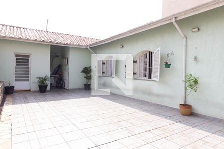 Casa à venda com 253m², 3 quartos e 7 vagas Casa à venda com 253m², 3 quartos e 7 vagasÁrea Externa