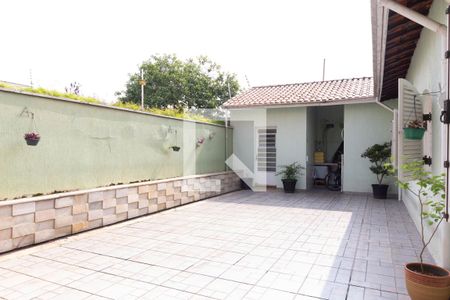 Casa à venda com 253m², 3 quartos e 7 vagas Casa à venda com 253m², 3 quartos e 7 vagasÁrea Externa